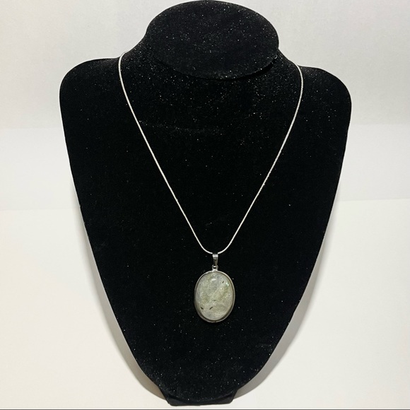 Labradorite Oval Necklace - Picture 2 of 2